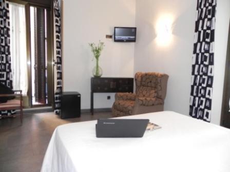 Hostal Ivor Мадрид Экстерьер фото