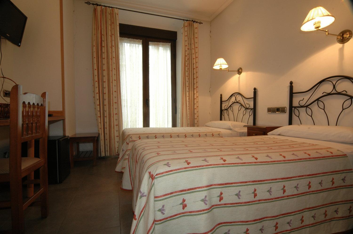Hostal Ivor Мадрид Экстерьер фото
