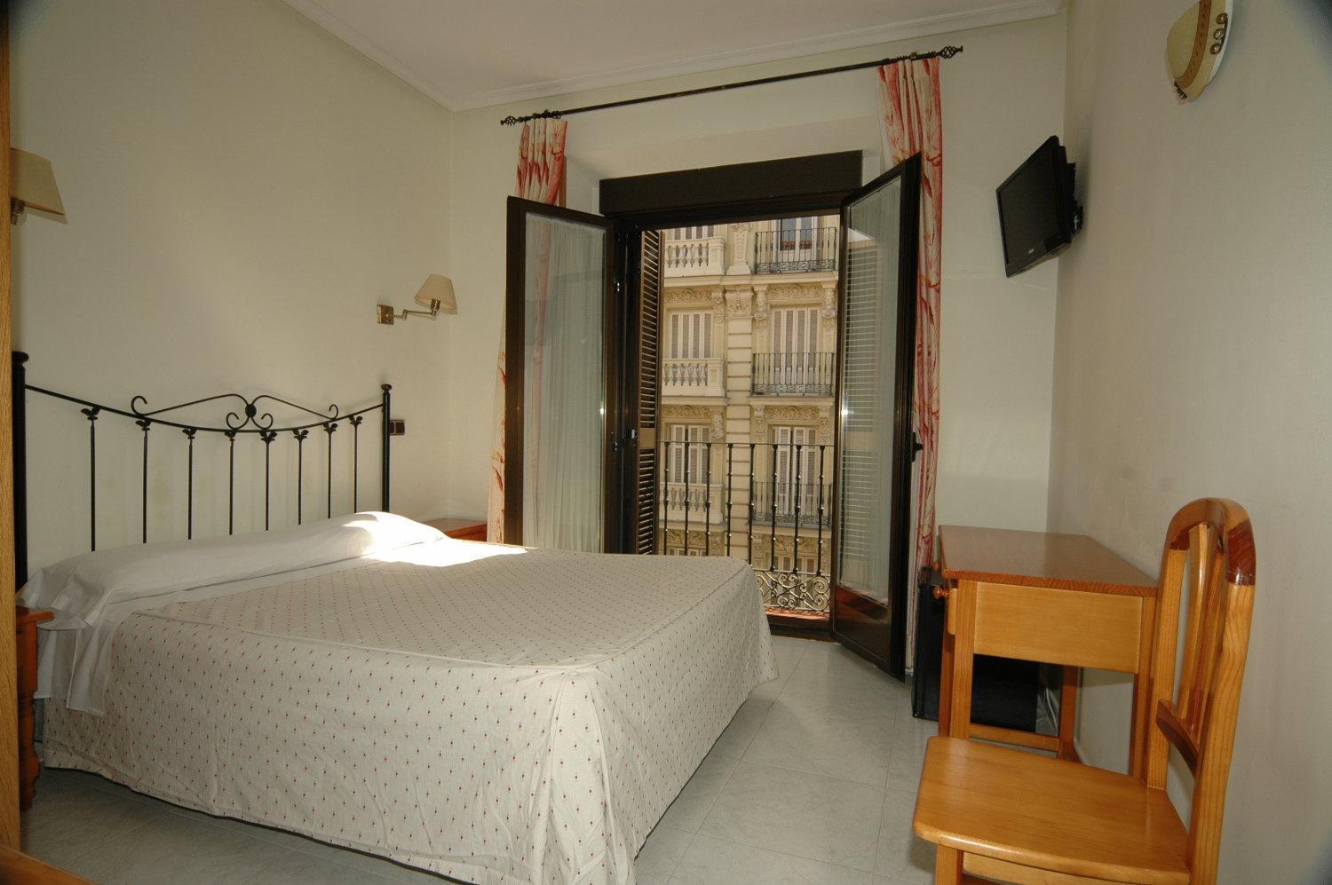 Hostal Ivor Мадрид Экстерьер фото