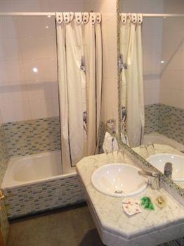 Hostal Ivor Мадрид Экстерьер фото